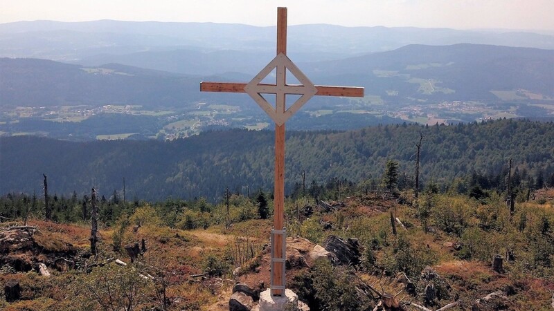 Ziel der Tour ist das Kreuz auf dem Enzian.