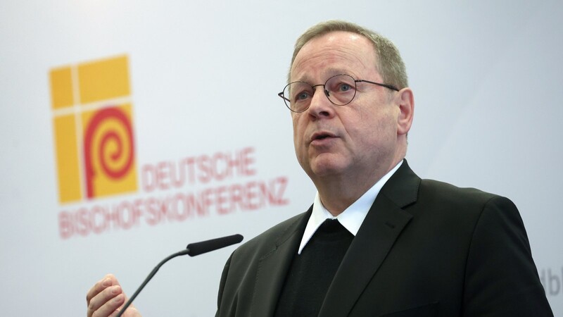 Bischof Georg Bätzing, Vorsitzender der Deutschen Bischofskonferenz, will keinen Konfrontationskurs gegen den Vatikan, aber den Synodalen Weg dennoch weitergehen.