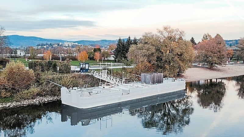 Der verwaiste Ponton neben dem Donaustrand soll neuer Erholungsort auf dem Wasser werden.