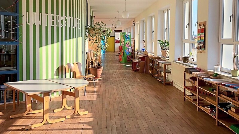 In der Montessori-Schule in Geisenhausen lernen Kinder von- und miteinander.