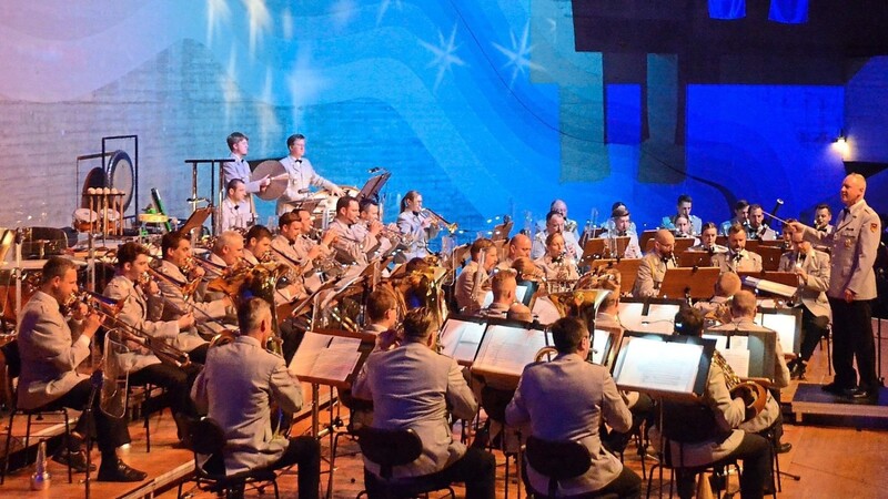 Das symphonische Blasorchester ist mit 50 Soldaten und Soldatinnen die größte Formation des Heeresmusikkorps Veitshöchheim.
