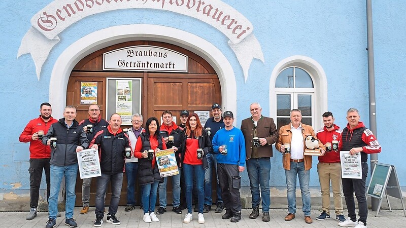 Die Fußballer des 1. FC Rötz und ihr Förderverein sind wieder voll dabei. Das 22. Bockbierfest startet am 9. März. Am Samstag fand dafür die Bierprobe im Brauhaus statt.