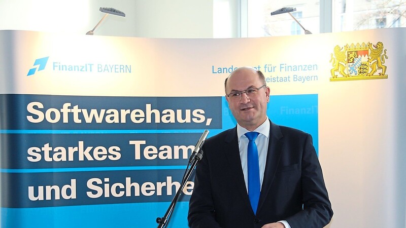 Bayerns Finanzminister Albert Füracker stellte die neuen Strukturen vor.