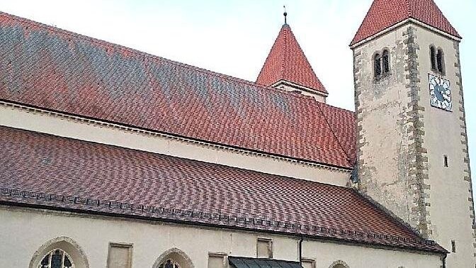 Bis zu 850 Jahre ist das Gemäuer der Pfarrkirche von Chammünster alt, da hat es etliche Ausbesserungen nötig.