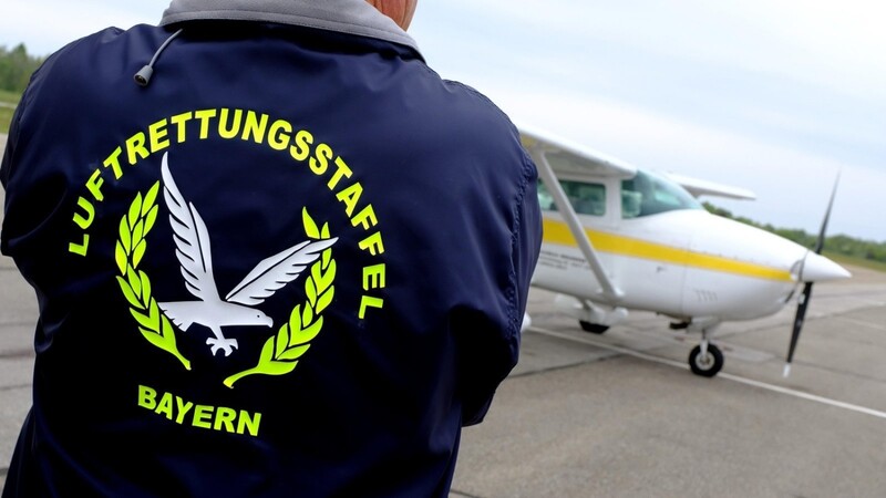 Piloten der Luftrettungsstaffel aus den fünf niederbayerischen Stützpunkten Vilshofen, Arnbruck, Eggenfelden, Landshut und Straubing starteten zu einer Übung ein
