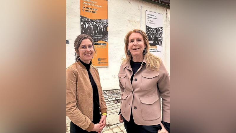 Die Ausstellungsmacherinnen Doris Danzer (links) und Alexandra von Arnim vor dem Landshut-Museum. "Landshut im Nationalsozialismus - Opfer. Täter. Zuschauer." wird am Samstag, 9. März, im Rathausprunksaal eröffnet und ist dann ein Jahr lang zu sehen.