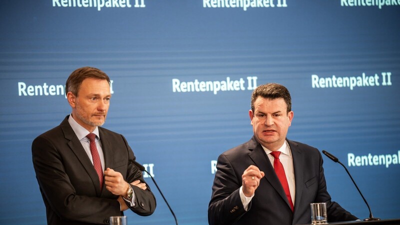 Arbeitsminister Hubertus Heil (r.) und Finanzminister Christian Lindner stellten das geplante Rentenpaket II vor.