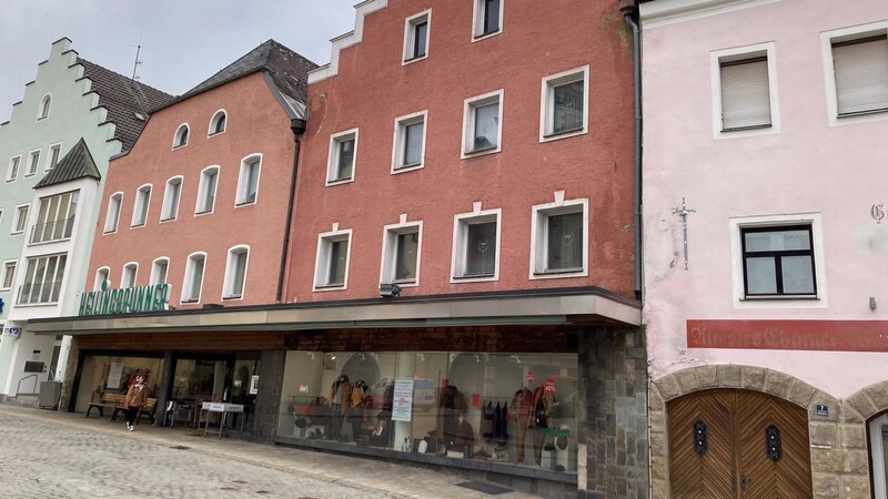 Ein Handelshaus mit Tradition am Chamer Marktplatz: das Modehaus Heilingbrunner