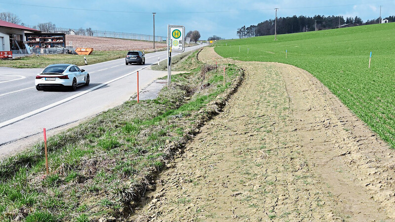 Fertiggestellt werden soll heuer die Radwegverbindung Großgundertshausen - Volkenschwand. Die Trasse Richtung Spitz nördlich der Staatsstraße ist bereits ersichtlich.