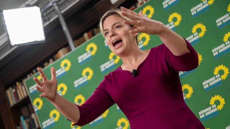 Die Grüne-Landtagsfraktionschefin Katharina Schulze fordert fordert mehr Deutsch und Mathe für die Kinder, ohne die kreativen Fächer anzutasten.