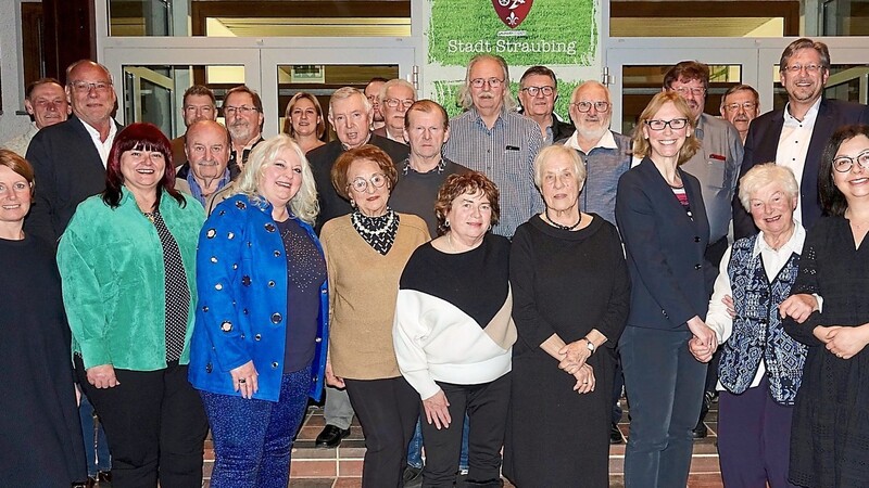 Die geehrten Mitglieder des Fördervereins der Altstadtfreunde, die schon über 20 Jahre dabei sind, mit der Vorsitzenden Eva Siedersbeck (links).