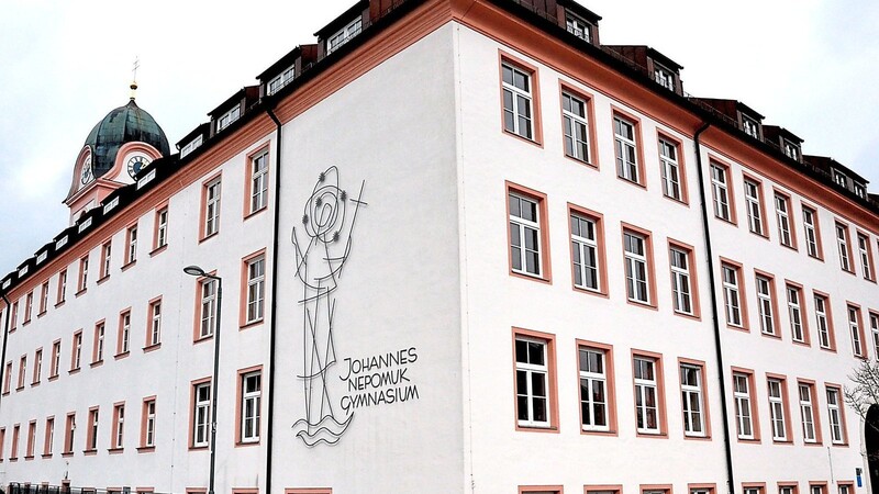Sollte das Johannes-Nepomuk-Gymnasium in Rohr (unser Bild) geschlossen werden müssen, bringt sich die Stadt Neustadt an der Donau als Standort für ein drittes staatliches Gymnasium im Landkreis Kelheim in Stellung.