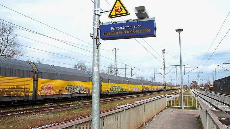 Nichts Neues: Bauarbeiten an der Bahnverbindungsstrecke Landshut-Plattling. Bevor die Strecke erneuert werden soll, werden die Kernanforderungen der Kommunen gesammelt und ausformuliert - auch im Landkreis.