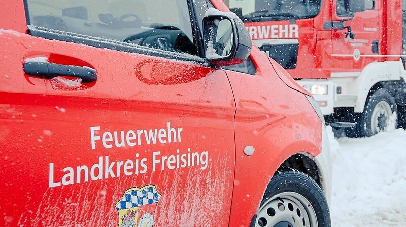 Die Führungskräfte der Feuerwehren im Landkreis Freising erhalten künftig Zuschüsse für die Beschaffung geeigneter Privatautos, mit denen sie zu ihren Einsätzen ausrücken können.