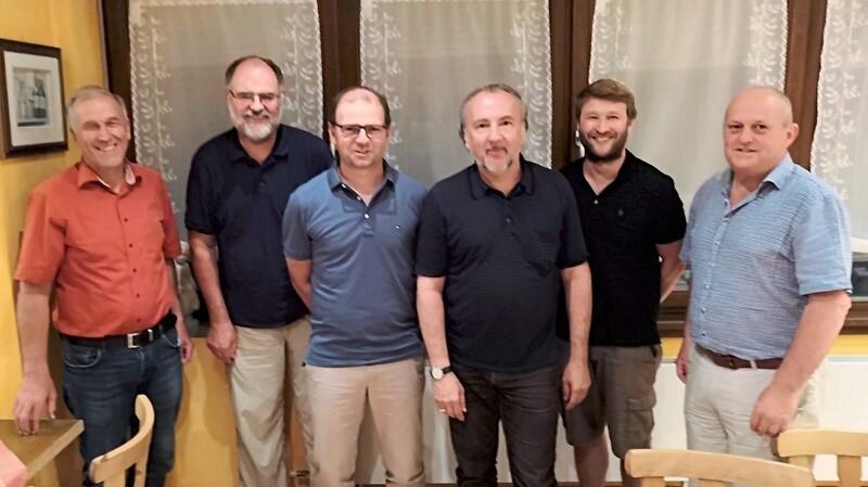 Die Vertreter der CWU mit den Referenten (von links): Eduard Meindl, Walter Nowotny, Richard Hierlmeier, Wolfgang Wegmann, Matthias Littich und Alfons Zehentbauer.
