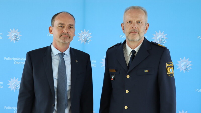 Michael Danninger und Thomas Schöniger (rechts) informierten über die Kriminalität des vergangenen Jahres in der Oberpfalz.