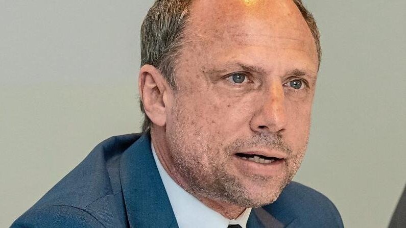 Thorsten Glauber, bayerischer Staatsminister für Umwelt und Verbraucherschutz, wird das Gäubodenvolksfest 2024 eröffnen.