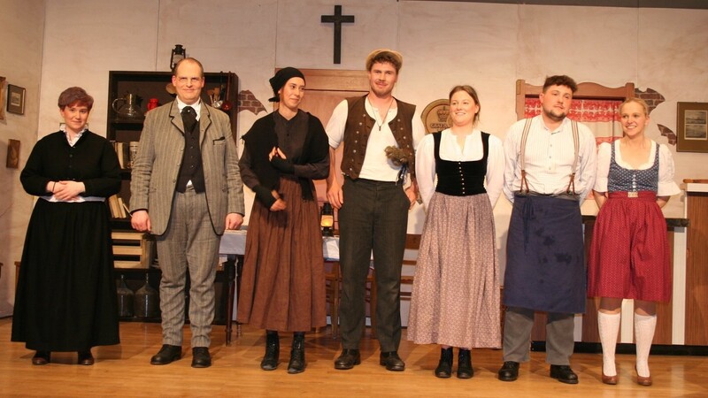 Die Theatergruppe des Waldvereins spielte die Komödie "Hinterweltsboazn".