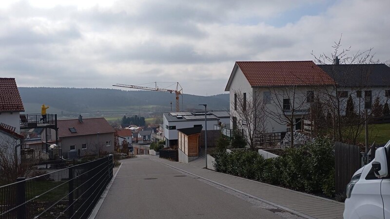 Seit mehreren Wochen müssen Haushalte in einer Wenzenbacher Siedlung am Roither Berg ohne Fernwärme auskommen.