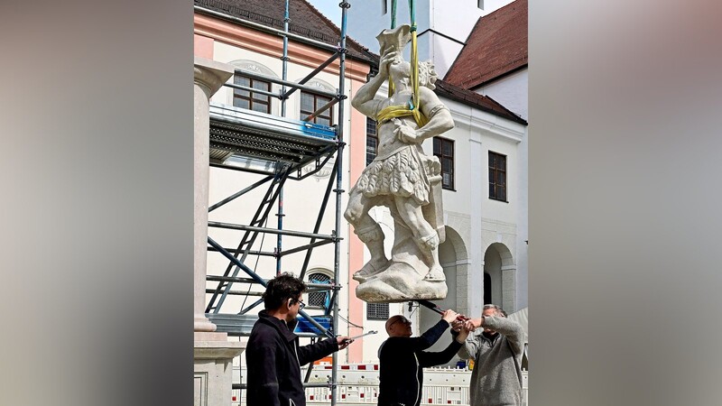Seit 1803 gab es vor dem Freisinger Dom keinen Mohrenbrunnen mehr. Jetzt kehrte der "Freisinger Mohr" an seinen angestammten Platz zurück.