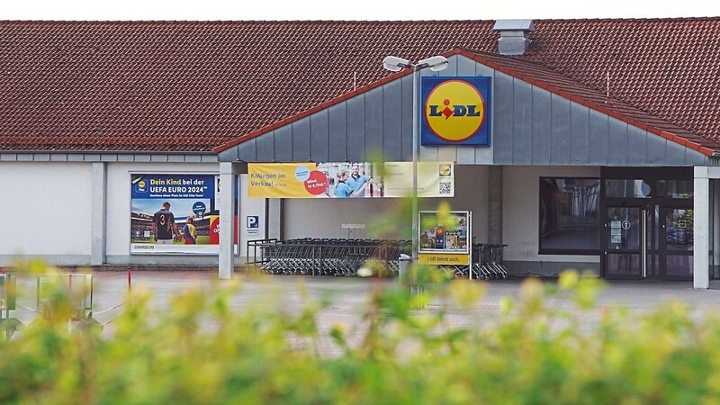 Der Lidl-Supermarkt in Wörth, der im März 2000 eröffnete, soll abgerissen werden. Er soll einem Neubau weichen, der allerdings anders platziert ist.