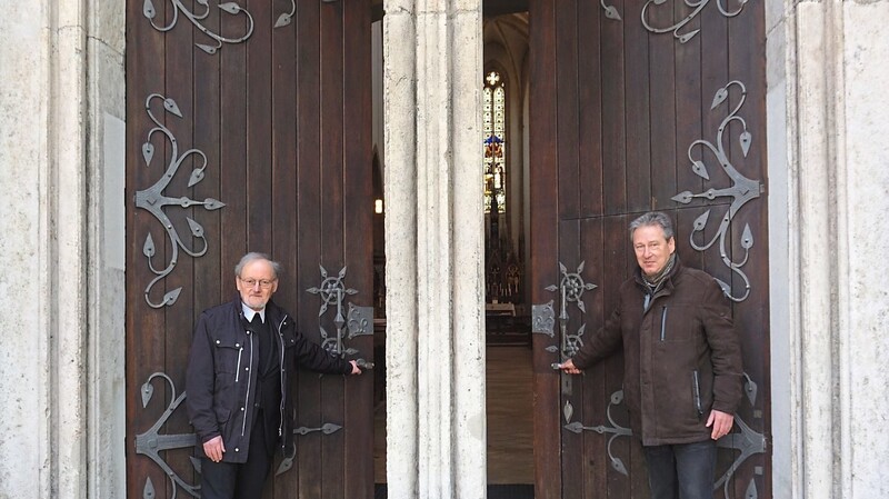 Domdenkan Josef Ammer und Baudirektor Christian Brunner öffneten am Donnerstag die Türen von St. Blasius.