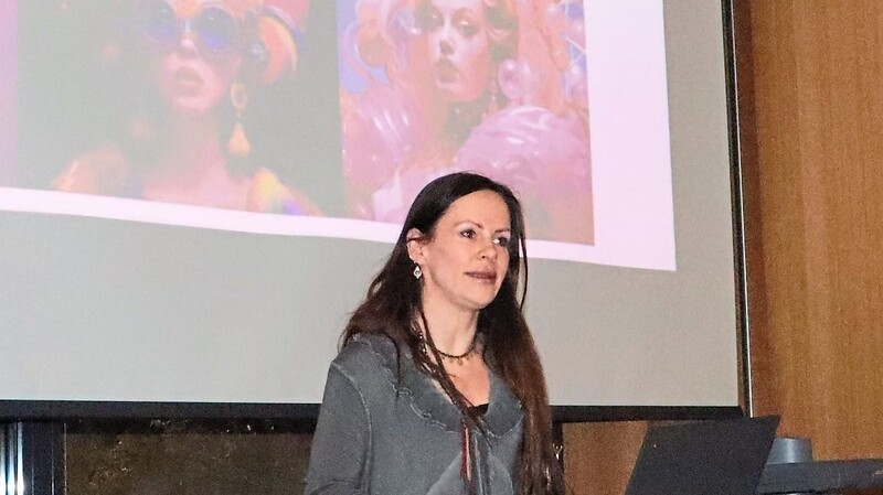 Maja Jerrentrup demonstrierte, was Künstliche Intelligenz "künstlerisch" bereits zu leisten vermag.