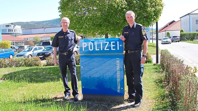 PI-Leiter Stephan Gürster (re.) und Vize Herbert Stelzl präsentieren eine erfreuliche Kriminalstatistik 2018.