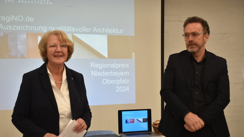 Bei der Eröffnung sprachen Bürgermeisterin Luise Hausberger und Thomas Neumeister, der stellvertretende Kreisvorsitzende des Bundes Deutscher Architekten.