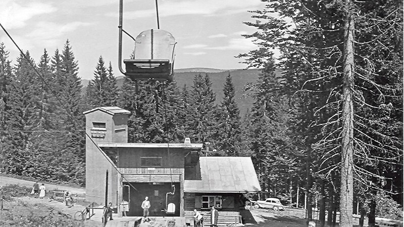 Erster Arberschwebelift mit der Talstation (Aufnahme ca. 1957).