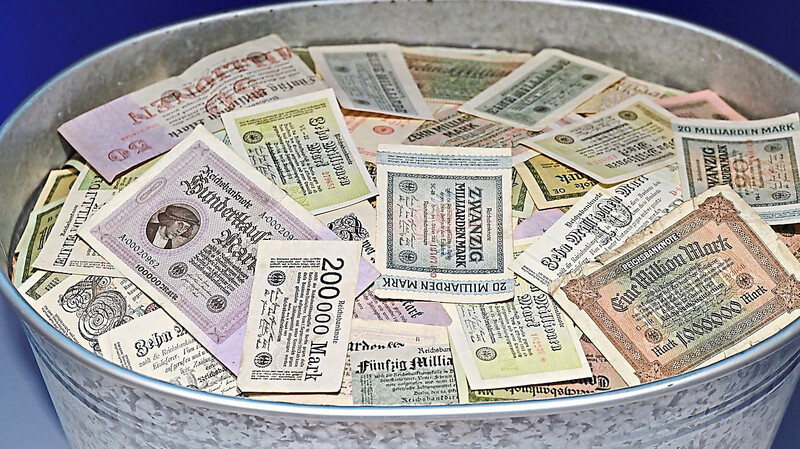 Eine Waschwanne voller Geld musste schon aufbringen, wer sich vor 100 Jahren eine Tageszeitung leisten wollte.