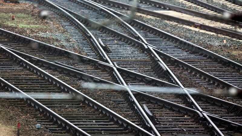 In den vergangenen Wochen häufen sich Ausfälle und Verspätungen auf der Bahnstrecke Hof-München.