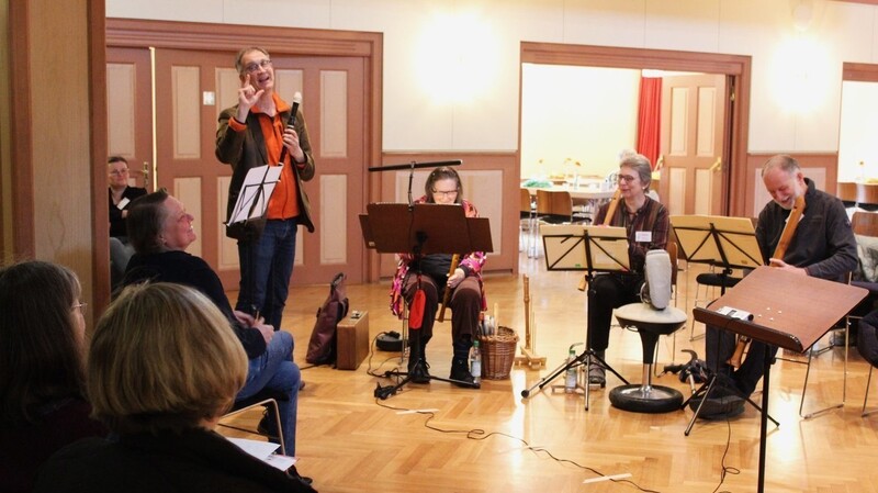 Prof. Bart Spanhove (l.) mit dem Viechtacher Ensemble Musica Vitana, bestehend aus Elke Gärtner-Mollien (v.l.), Doris Kittelmann und Jaromir Tichy.