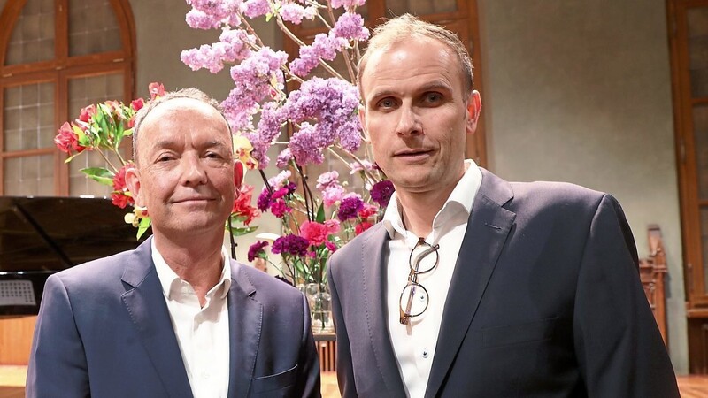 Doktor Christian Bogner, Vorsitzender Lebensmut Landshut (rechts) und Professor Bruno Neu, Vorsitzender Förderverein Palliativmedizin