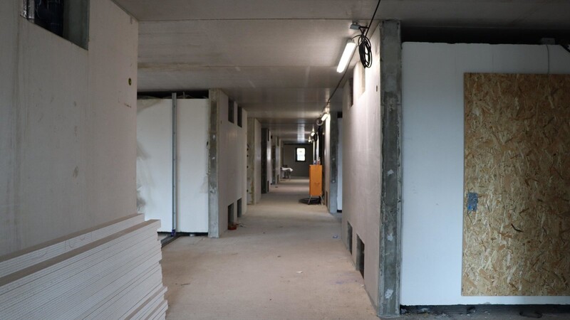 Im neuen Begegnungszentrum entstehen auf drei Stöcke verteilt einige Wohnräume, wie hier erkennbar.