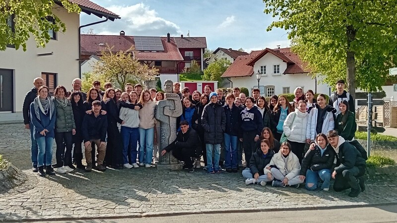 Die Schüler aus Spanien und vom Goethe-Gymnasium waren zu Besuch in Gossersdorf.