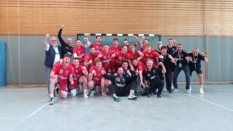 Die TG Mipa feierte bei der Reserve vom HSC Coburg erst ihren 13. Erfolg am Stück und nach der Schlusssirene ebenso ausgelassen wie ausgiebig das vorzeitige Meisterstück in der Handball-Bayernliga.