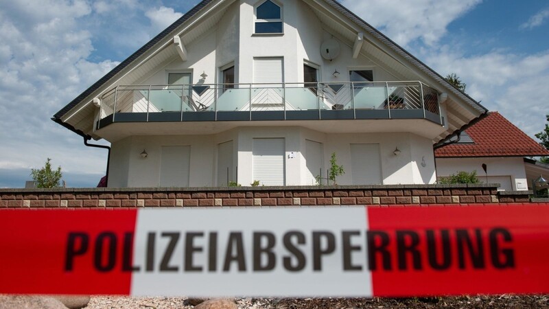 Der Kasseler Regierungspräsident Walter Lübcke (CDU) ist auf der Terrasse seines Wohnhauses erschossen worden. Ein polizeibekannter Neonazi hat den Mord gestanden.