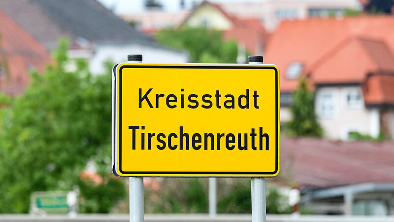 Seit zwei Jahren lebt ein verurteilter Terrorist in Tirschenreuth. Vor dem Verwaltungsgericht Regensburg klagte er gegen den aufgezwungenen Wohnort in der Oberpfalz.