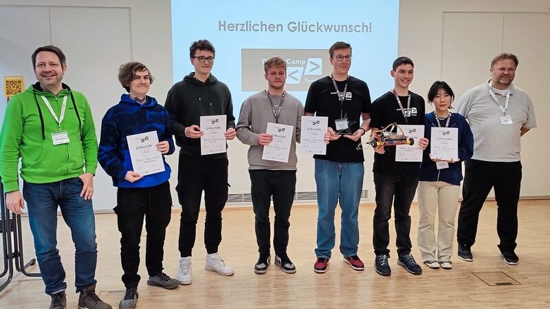 Das "Team Müllauto" holte den Sieg beim Coding Camp in Regensburg.