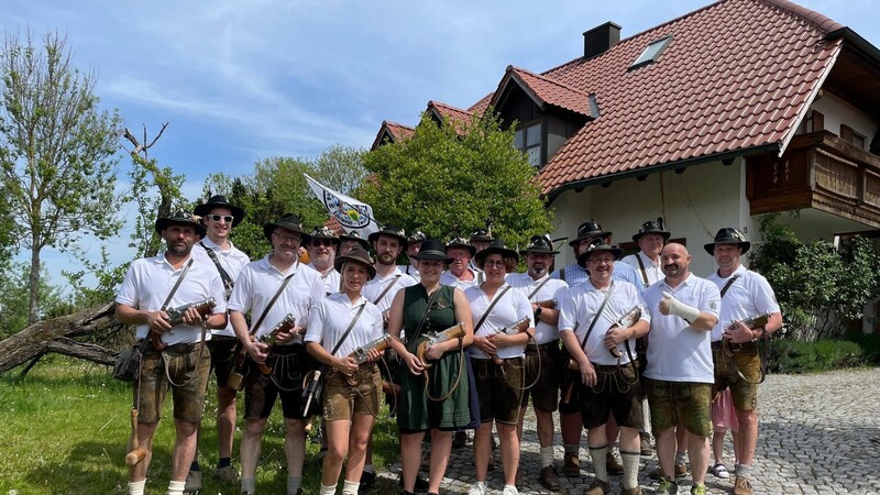 Die Handböllerschützengruppe der Edelweißschützen Zweikirchen konnte am 1. Mai 2024 sein 25-jähriges Bestehen feiern.
