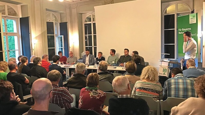 Volles Haus im Naturkundemuseum bei der Europawahl-Diskussion des Bund Naturschutz mit Kandidaten von sieben Parteien - ohne die CSU.