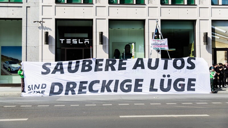 Tesla-Gegner rufen zu Aktionstagen gegen den Autobauer im brandenburgischen Grünheide auf.