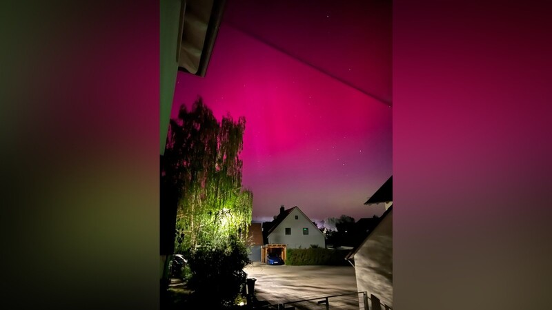 Pink leuchtete der Himmel über Rudelzhausen.