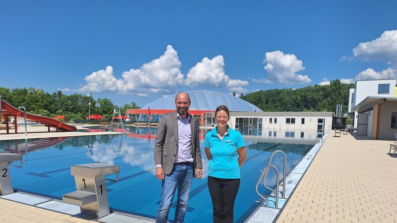 Betriebsleiter Maximilian Haag und Andrea Kutter hoffen in dieser Badesaison auf viele Gäste.