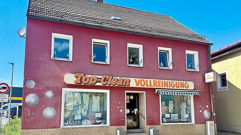 Wohl ab dem 1. Juni ein Leerstand: Das Reinigungsgeschäft an der Von-Müller-Straße schließt. Eine Nachfolge ist derzeit nicht in Sicht.