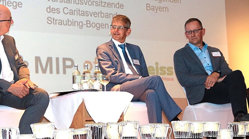 Moderator Harry Landauer wollte von Bernhard Opolony und Bernhard Krautz (von links) wissen, was in der Pflegepolitik schief läuft.