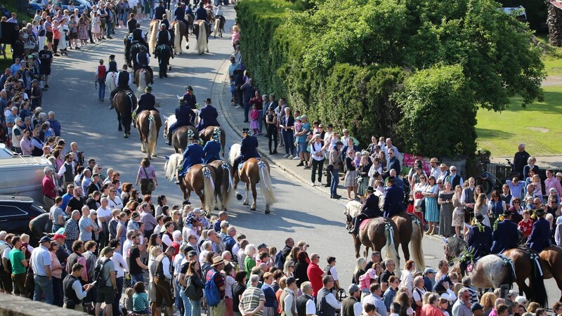 Tausende Besucher werden am Pfingstmontag in der Stadt und im Zellertal den Pfingstritt verfolgen.