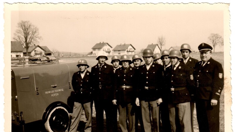 Die Mannschaft der Feuerwehr Höfen im Jahr 1959.