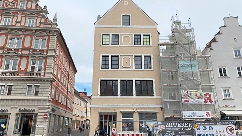 Im ehemaligen Müller-Haus sind Einzelhandelsflächen auf 350 Quadratmetern im Erdgeschoss geplant. Außerdem Büro- und Praxisflächen ab etwa 100 Quadratmetern im Obergeschoss und gegebenenfalls Wohnungen in den oberen Geschossen.